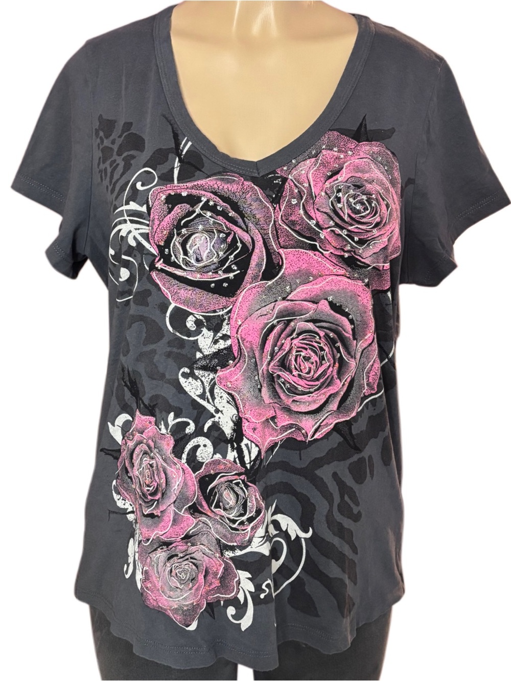 Grey Bedazzled Pink Rose V Neck Tee size 1X
